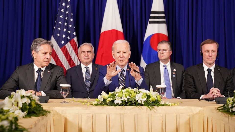 Tổng thống Biden: Washington sẽ 'cạnh tranh mạnh mẽ' với Bắc Kinh; nhấn mạnh tầm quan trọng của tự do hàng hải ở Biển Đông