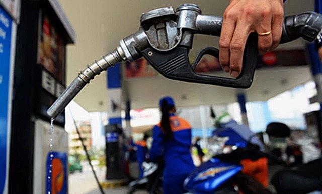 Bộ Tài chính đề nghị báo cáo về chi phí nhập xăng dầu về Việt Nam
