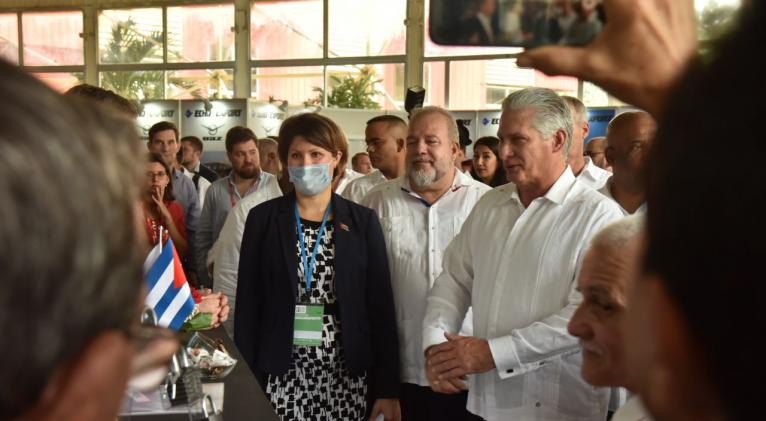 (11.15) Chủ tich Cuba Miguel Diaz-Canal thăm quan Hội chợ Quốc tế La Habana FIHAV 2022. (Nguồn: ACN)
