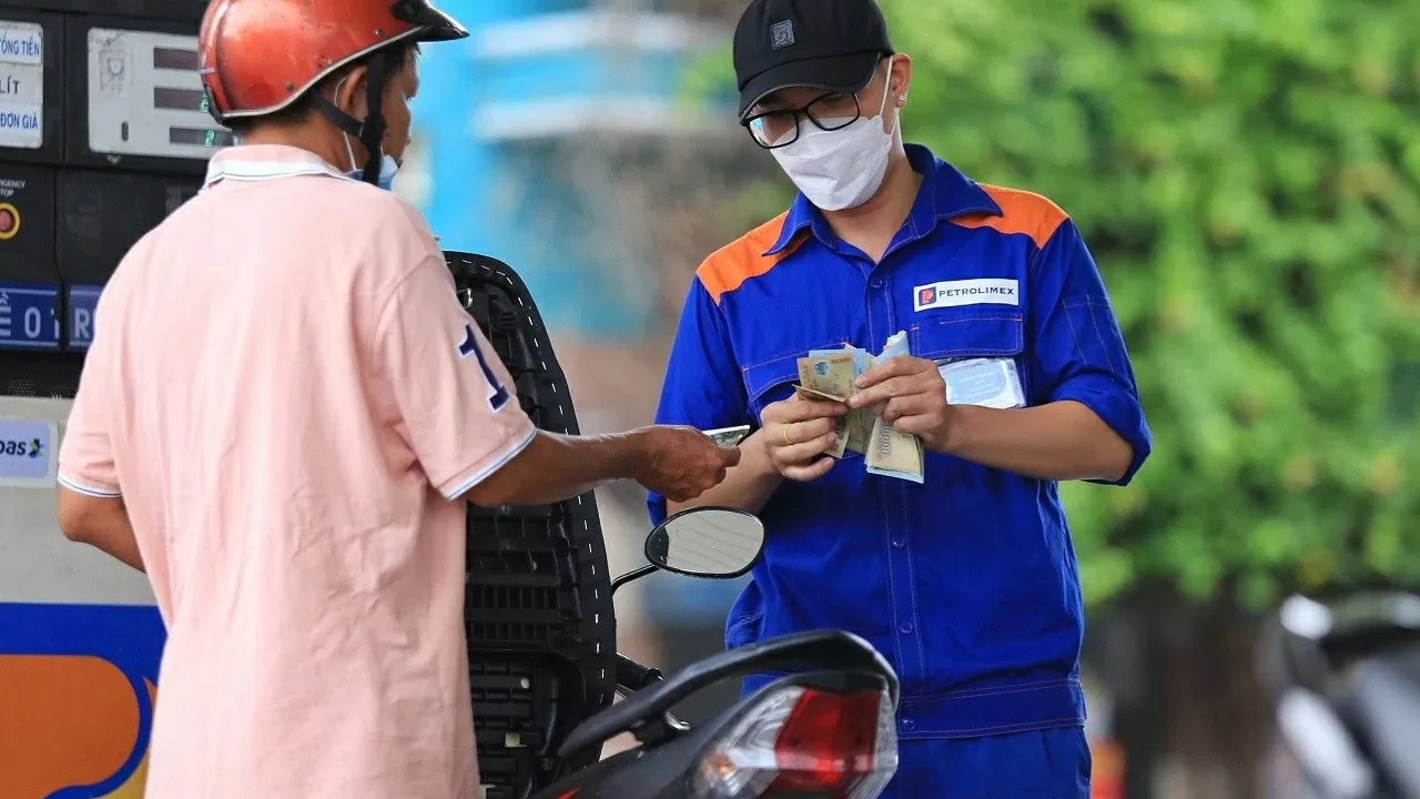 Giá xăng dầu hôm nay 26/4: Không thể nới dài đà tăng