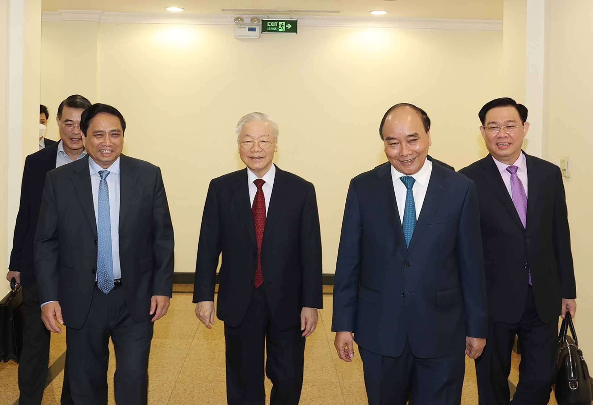 Tổng Bí thư Nguyễn Phú Trọng và các đồng chí lãnh đạo Đảng, Nhà nước đến dự hội nghị. (Nguồn: TTXVN)