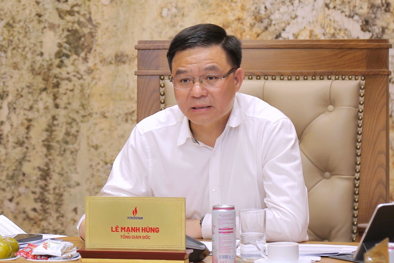 Tổng Giám đốc Petrovietnam Lê Mạnh Hùng phát biểu chỉ đạo cuộc họp