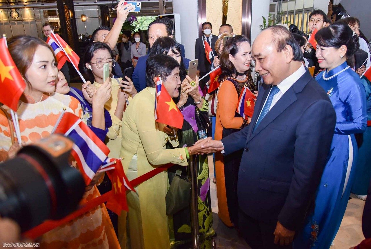 Welcome ceremony with 21 gun salute held for Vietnamese President in Thailand