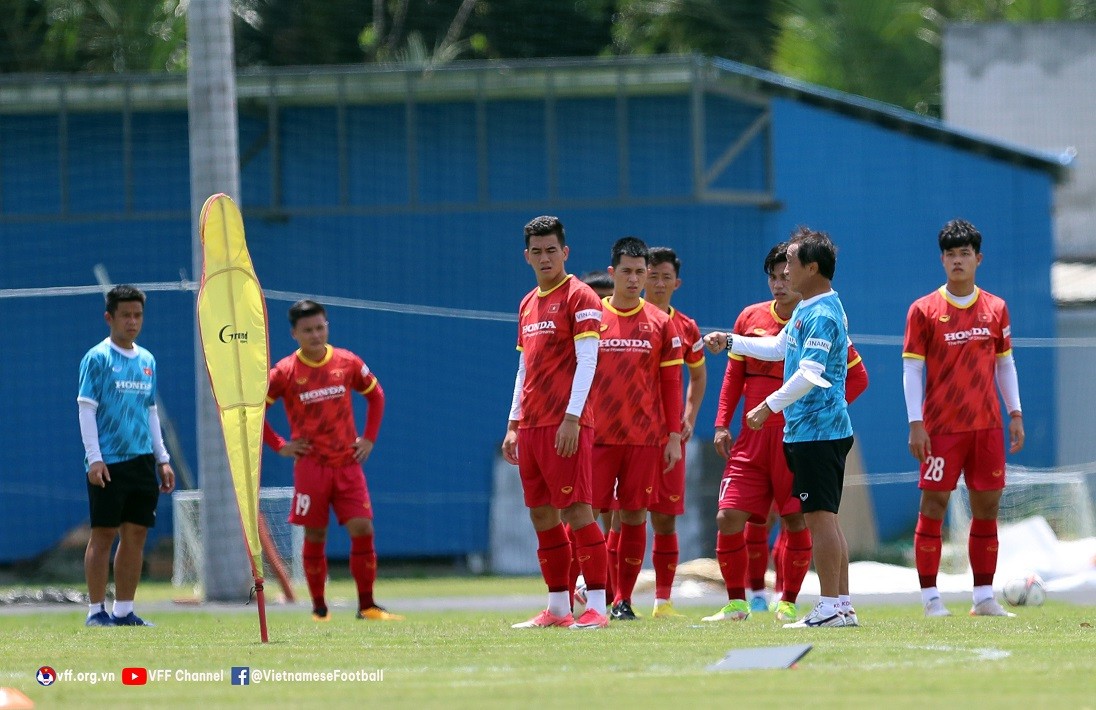 Danh sách triệu tập đội tuyển Việt Nam dự AFF Cup 2022: Công Phượng vắng mặt, Trong Hoàng trở lại