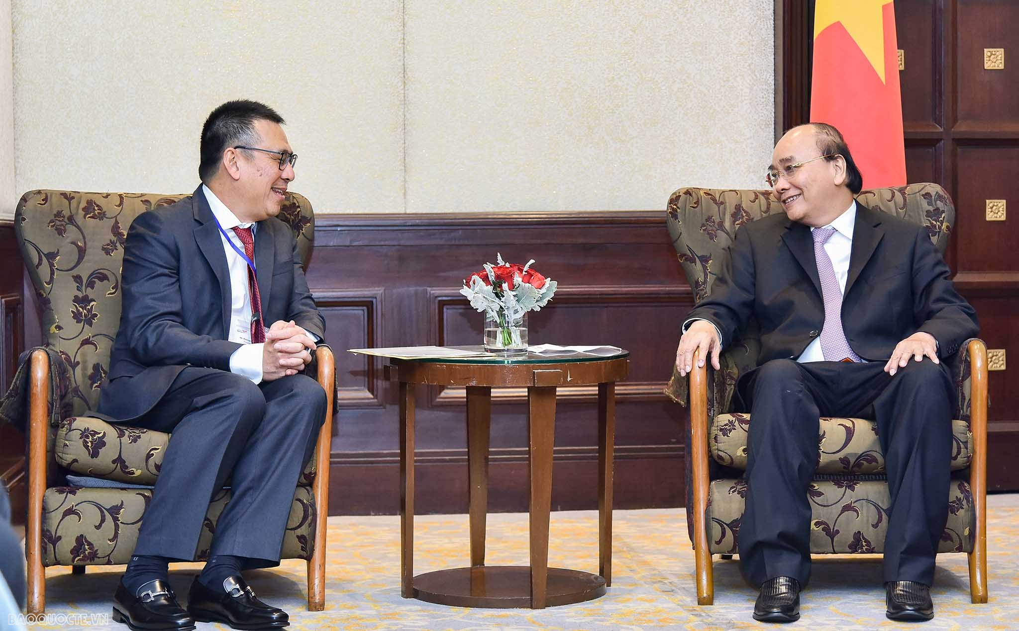 President Nguyen Xuan Phuc meets Thai CEOs in Bangkok