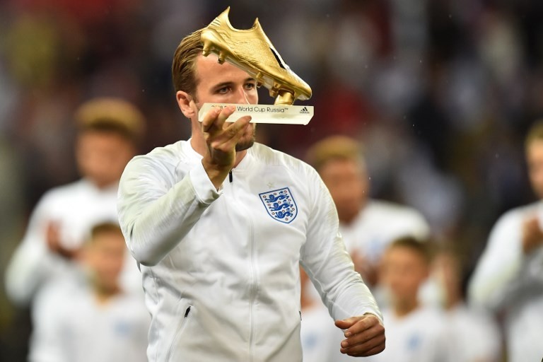 Harry Kane của đội tuyển Anh đã giành giải Chiếc giày vàng vì là cầu thủ ghi nhiều bàn thắng nhất tại World Cup 2018 ở Nga [Glyn Kirk/AFP]