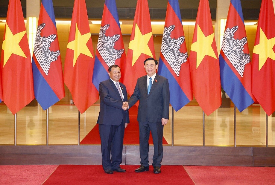 Thúc đẩy hợp tác Quốc hội  góp phần làm sâu sắc  và thực chất hơn nữa quan hệ hợp tác toàn diện  Việt Nam-Campuchia