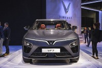 Cận cảnh chi tiết VinFast VF7 tại Los Angeles Auto Show 2022