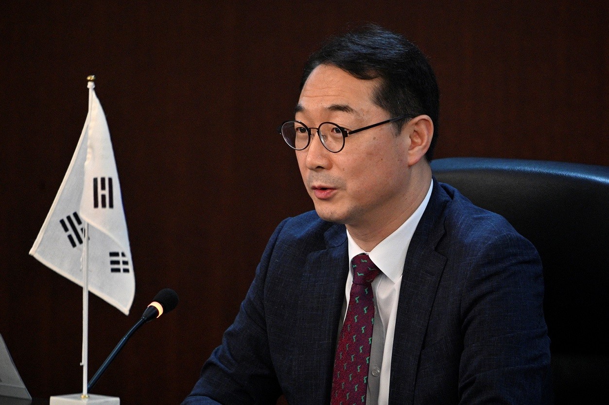 Quan chức Hàn, Thụy Điển thảo luận về vấn đề phi hạt nhân hóa Triều Tiên, Hàn Quốc muốn HĐBA đóng vai trò lớn hơn trong vấn đề hạt nhân Triều Tiên