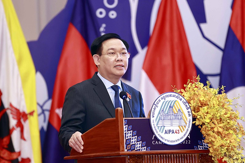 Chủ tịch Quốc hội Vương Đình Huệ phát biểu tại Phiên họp toàn thể thứ nhất AIPA-43. (Nguồn: TTXVN)