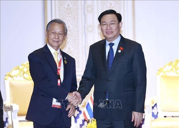 Vietnamese NA Chairman, Thai NA President meet in Cambodia