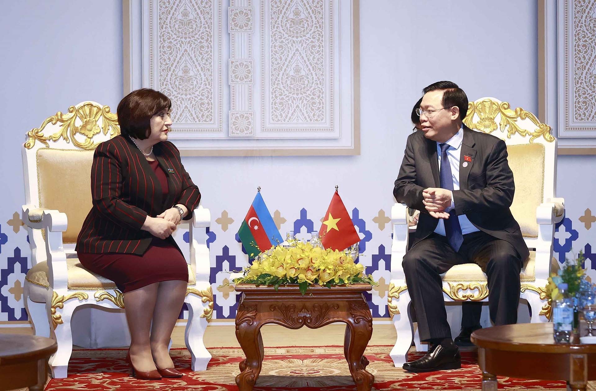 Chủ tịch Quốc hội Vương Đình Huệ gặp Chủ tịch Quốc hội Azerbaijan Shahiba Gafarova. (Nguồn: TTXVN)