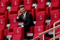 World Cup 2022: David Beckham lịch lãm, nổi bật trên khán đài trận ra quân của tuyển Anh