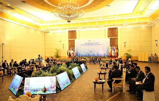 Defence Minister participates in ASEAN Defence Ministers' Meeting (ADMM) Retreat