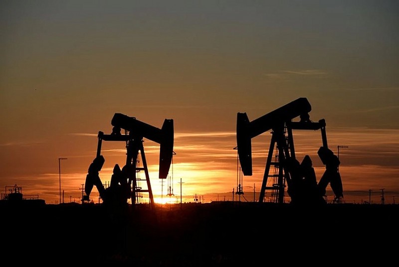 Giá xăng dầu hôm nay 23/11: Từ từ leo dốc; chuyên gia mách giải pháp ổn định thị trường xăng dầu cuối năm