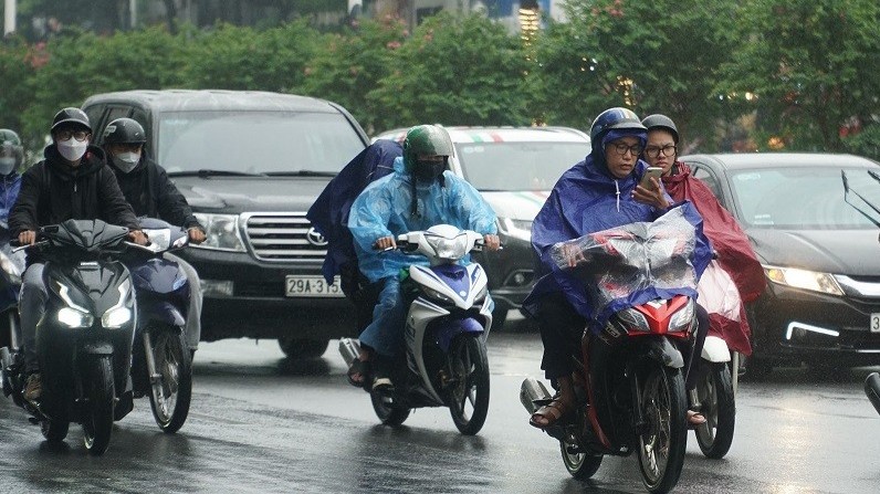 Dự báo thời tiết đêm nay và ngày mai (23-24/11): Hà Nội có mưa rào; vùng núi Đông Bắc Bộ có nơi trời rét; Bắc Trung Bộ mưa vừa, mưa to đến rất to