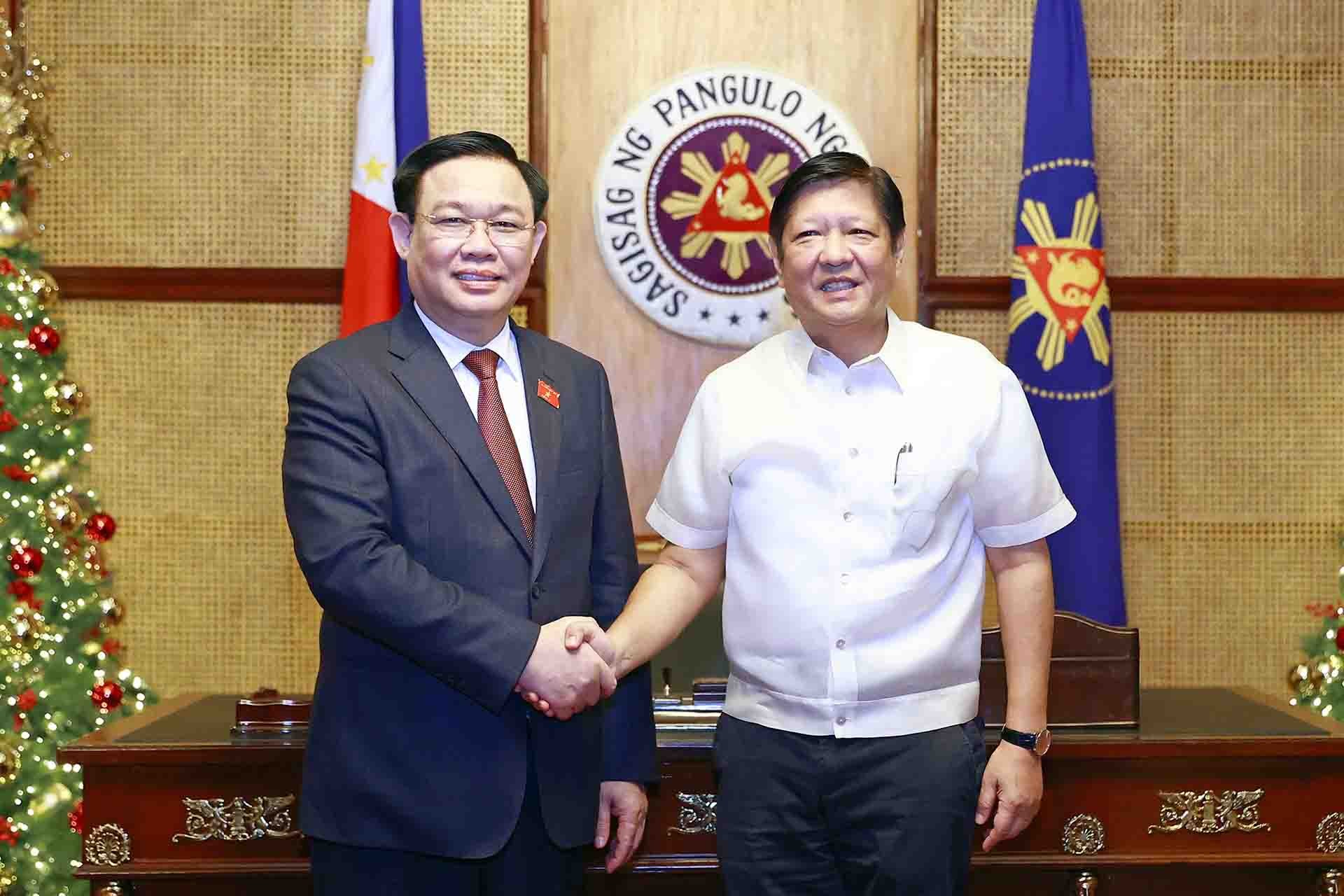 Chủ tịch Quốc hội Vương Đình Huệ hội kiến Tổng thống Philippines Ferdinand Romualdez Marcos Jr. (Nguồn: TTXVN)