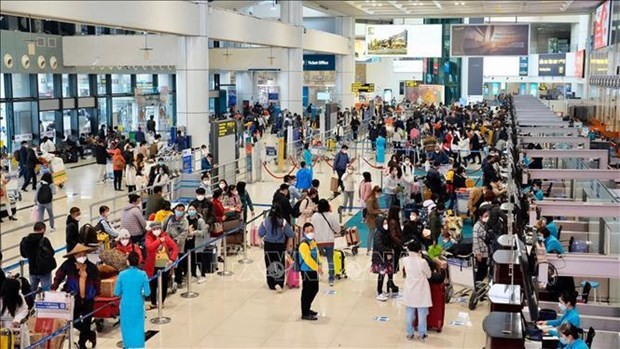 Air passenger volume soars in 11 months