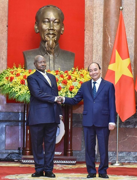 Welcome ceremony held for Ugandan President in Hanoi