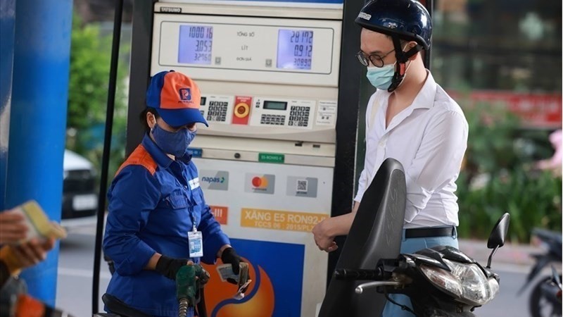 Giá xăng dầu hôm nay 25/11: Dao động nhẹ; giá nhập tăng cao và nhanh, người Việt 'gánh thêm' hàng chục nghìn tỷ đồng