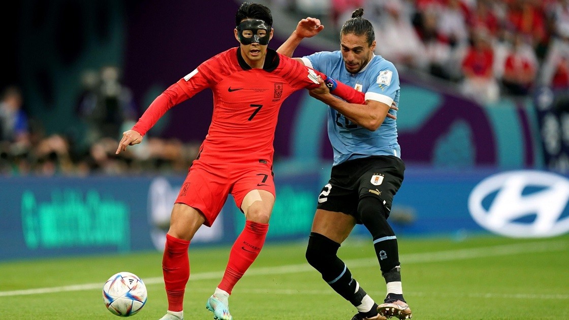 Đội tuyển Hàn Quốc hòa thành công Uruguay, báo chí khen, người dân hài lòng