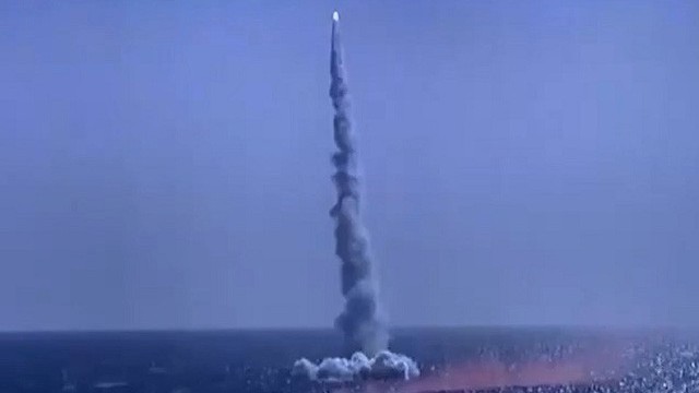 Tàu ngầm tối tân của Nga phóng tên lửa hành trình ở Biển Nhật Bản
