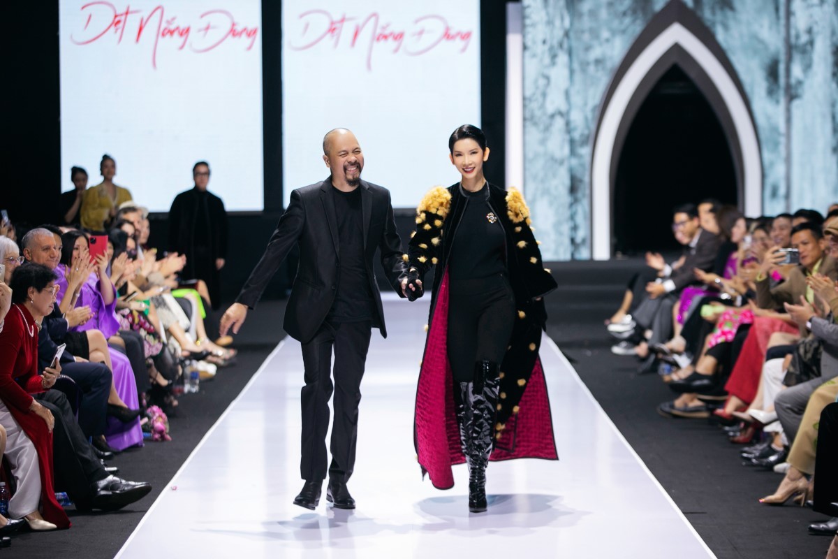 Khai mạc Tuần lễ thời trang Quốc tế Việt Nam Thu Đông 2022 tôn vinh di sản văn hóa dân tộc
