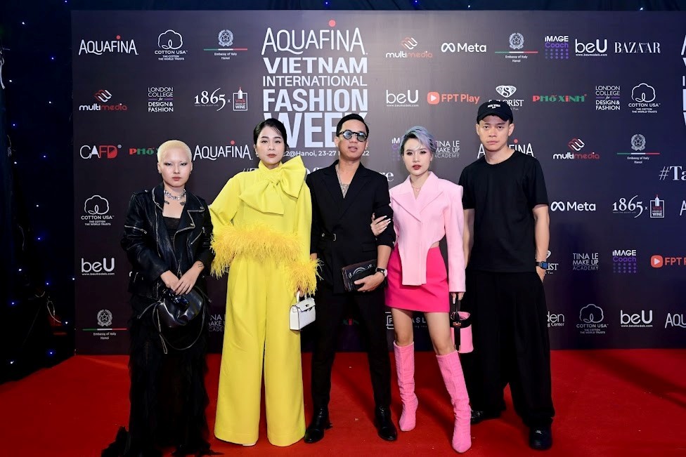 Khai mạc Tuần lễ thời trang Quốc tế Việt Nam Thu Đông 2022 tôn vinh di sản văn hóa dân tộc