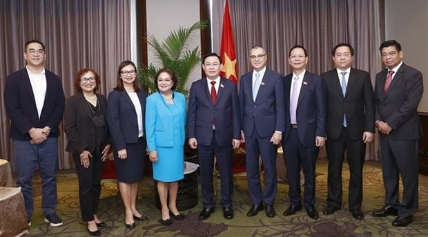 NA Chairman receives President of Clark Development Corporation