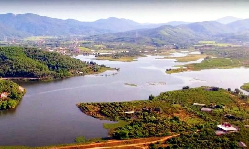 Hồ Bến Tắm thuộc địa bàn thành phố Chí Linh – một trong những khu vực được Công ty Cổ phần Tập đoàn FLC đề xuất tài trợ kinh phí lập quy hoạch. (Nguồn: Vneconomy)