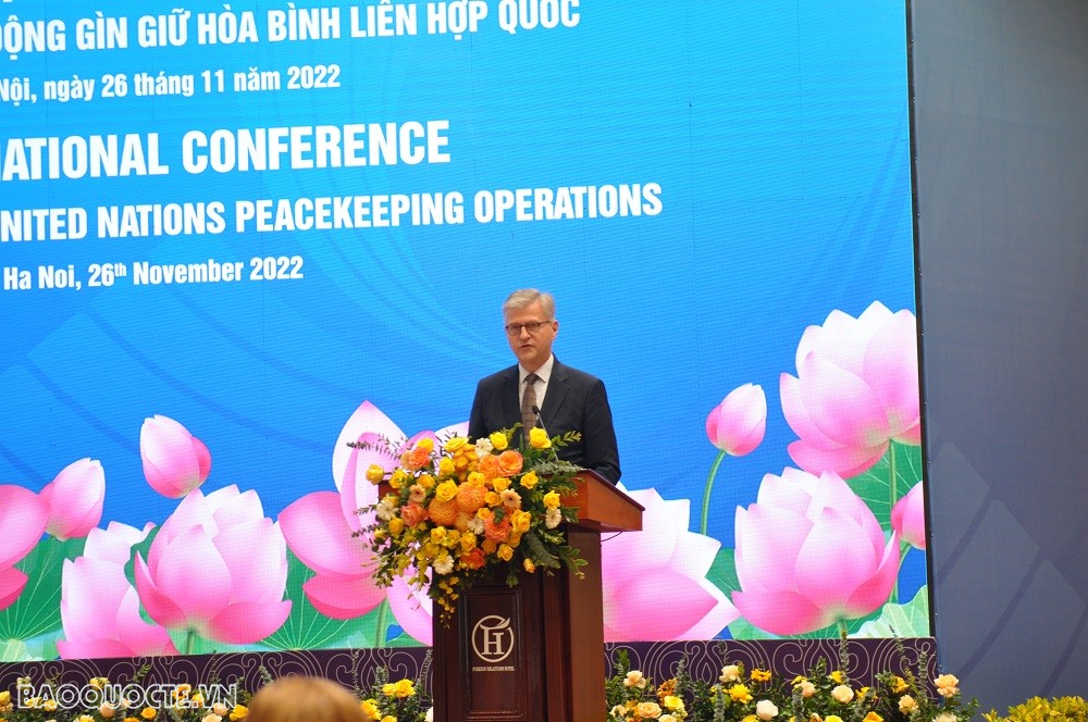 (11.26) Phó Tổng Thư ký LHQ Jean-Pierre Lacroix đánh giá cao đóng góp của các quân nhân Việt Nam tại các Phái bộ GGHB LHQ. (Ảnh: Minh Quân)