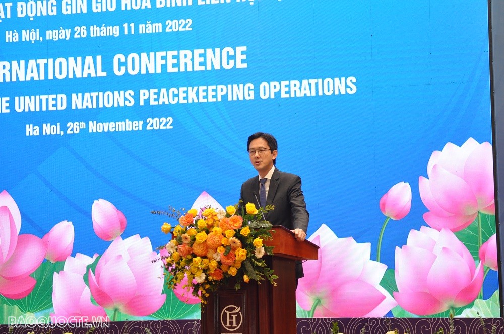 (11.26) Trợ lý Bộ trưởng Ngoại giao Đỗ Hùng Việt phát biểu tại Hội nghị. (Ảnh: Minh Quân)