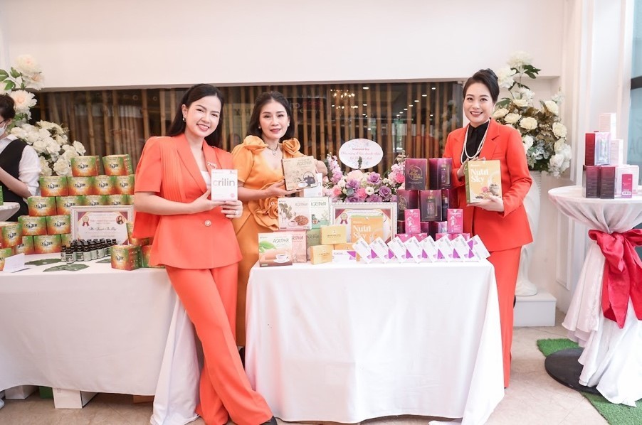CEO Nguyễn Thu Hồng và Tống Mai Oanh ra mắt Talkshow ‘Cà phê doanh nhân’