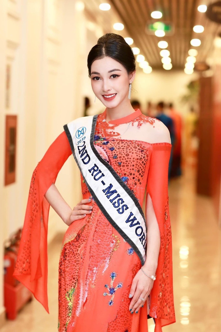 Á hậu Miss World Lào Xanita