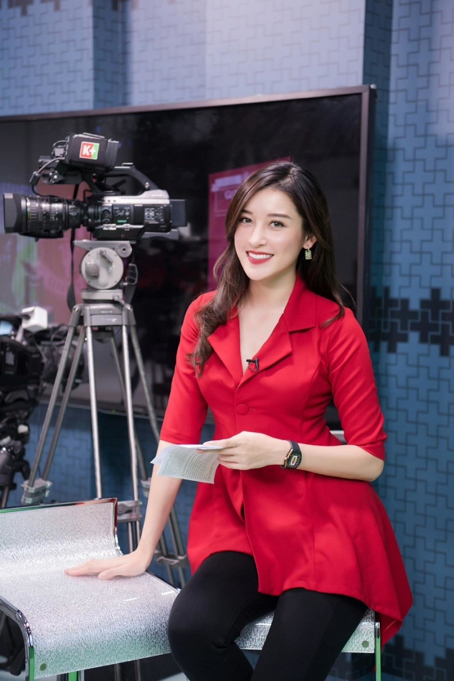 Dàn Hoa hậu, Á hậu Việt được khen thanh lịch khi bình luận World Cup 2022 và dẫn chương trình thể thao