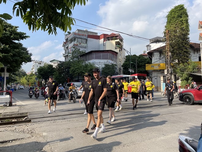 Các cầu thủ CLB Borussia Dortmund 'khám phá' Hà Nội trước trận giao hữu cùng đội tuyển Việt Nam