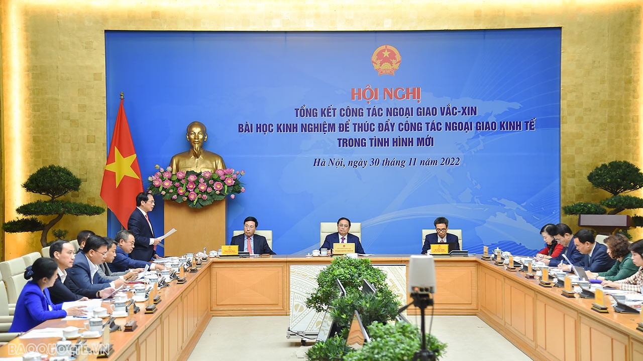 Thủ tướng Chính phủ chủ trì Hội nghị tổng kết công tác Ngoại giao vaccine