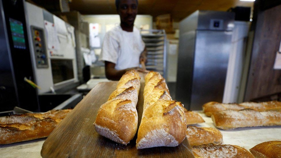 Văn hóa bánh mì (baguette) của Pháp được UNESCO công nhận là di sản văn hóa phi vật thể. (Nguồn: BBC)