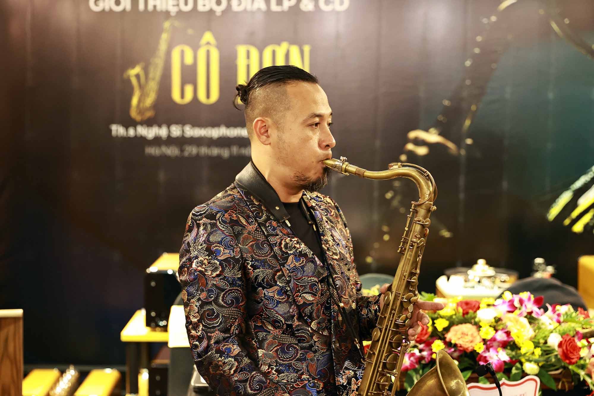 Nghệ sĩ Saxophone đầu tiên của Việt Nam phát hành đĩa than