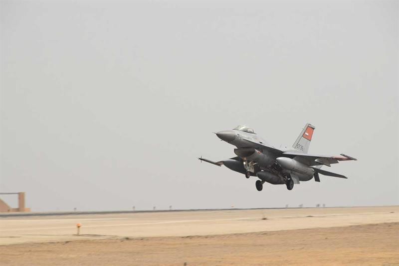 Một chiếc máy bay chiến đấu tham gia cuộc tập trận. (Nguồn: Egyptian Armed Forces spokesperson Facebook page)