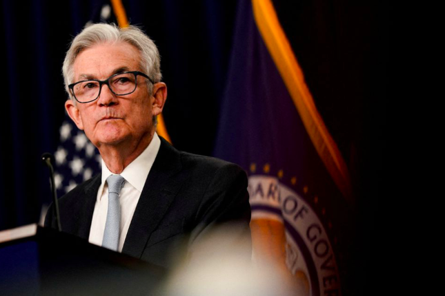 Chủ tịch Fed phát biểu cứng rắn về lãi suất, Phố Wall 'đỏ lửa'