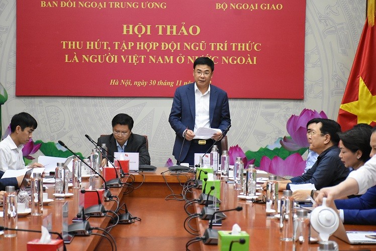 Bàn giải pháp thu hút và tập hợp đội ngũ trí thức kiều bào