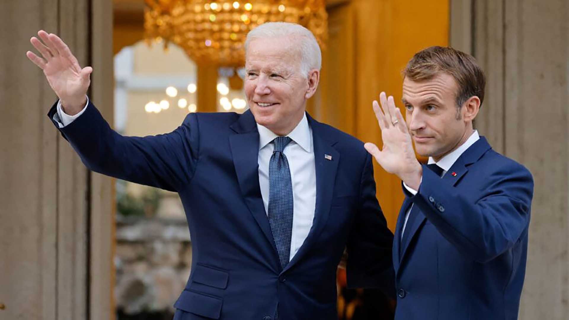 Tổng thống Emmanuel Macron và Tổng thống Mỹ Joe Biden.