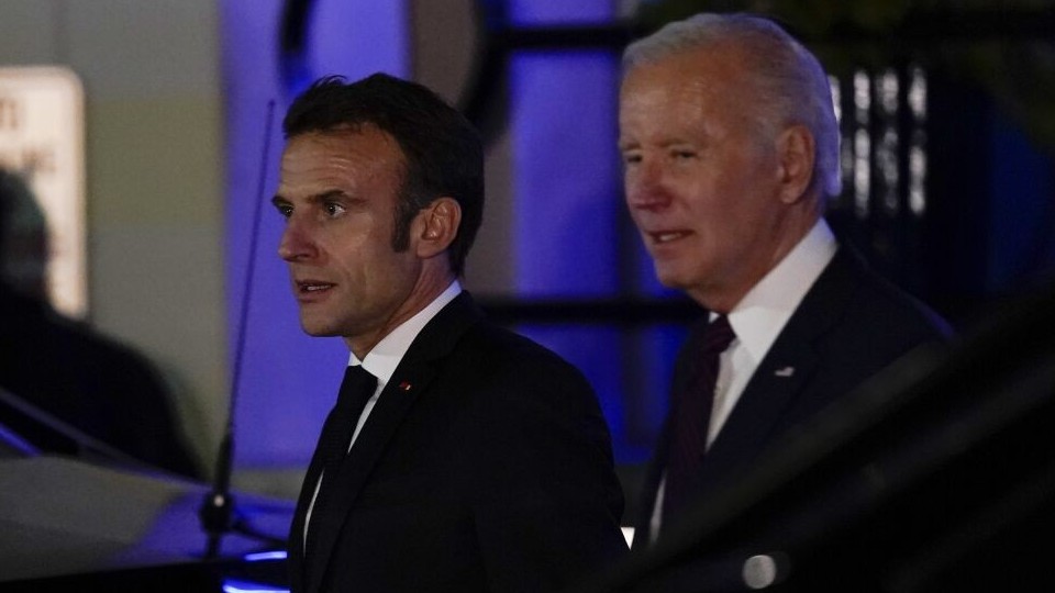 Tổng thống Pháp thăm Mỹ: Chuyến thăm của sự hàn gắn, giờ không phải lúc để đối đầu