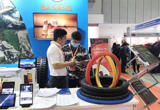 Trade fairs of supporting industry, hardware products open in HCM City