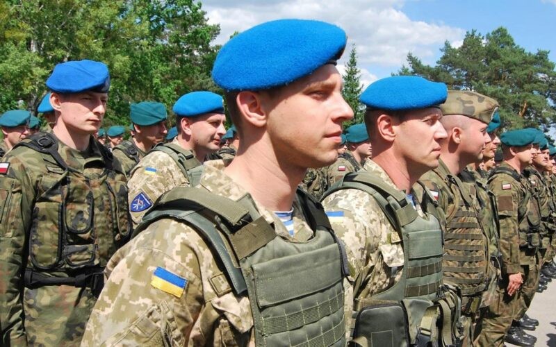 Điểm tin thế giới sáng 2/12: Czech 'thông' vụ đào tạo 4.000 binh sĩ Ukraine, Đại sứ quán Mỹ nhận bom thư, 'tội đồ' khiến thế giới 'bốc hơi' 115 tỷ USD