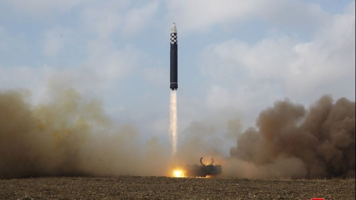 Hàn Quốc: Triều Tiên phóng 2 tên lửa đạn đạo