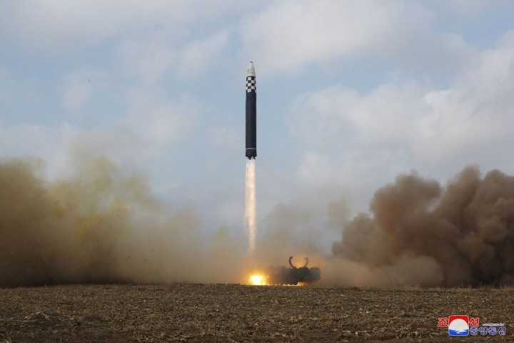Triều Tiên liên tục thử nghiệm tên lửa từ đầu năm đến nay. (Ảnh: Reuters)