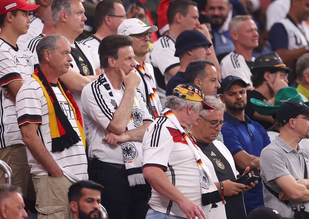 World Cup 2022: Nước mắt cầu thủ và CĐV 'cỗ xe tăng' Đức