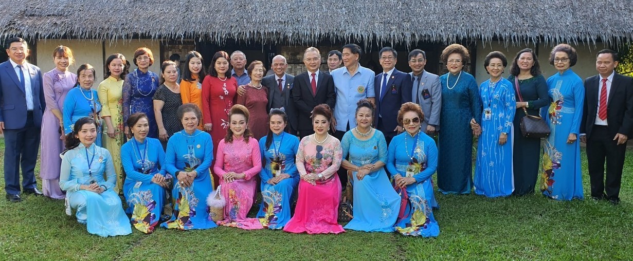 Để việc học tiếng Việt trở nên hấp dẫn đối với con em, thế hệ trẻ kiều bào tại Udon Thani, Thái Lan Để việc học tiếng Việt trở nên hấp dẫn đối với con em, thế hệ trẻ kiều bào tại Udon Thani, Thái Lan